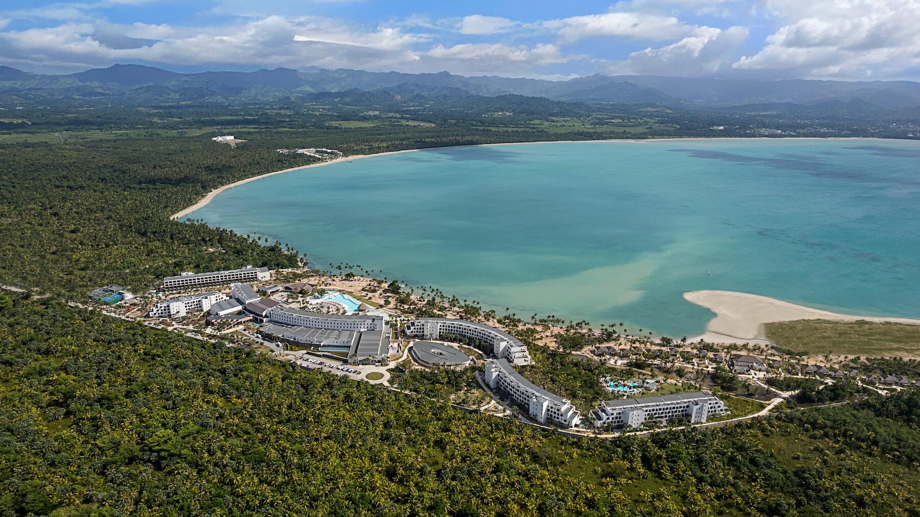 Zemi Miches All-Inclusive Deal: Save Up to $1,321 for Two